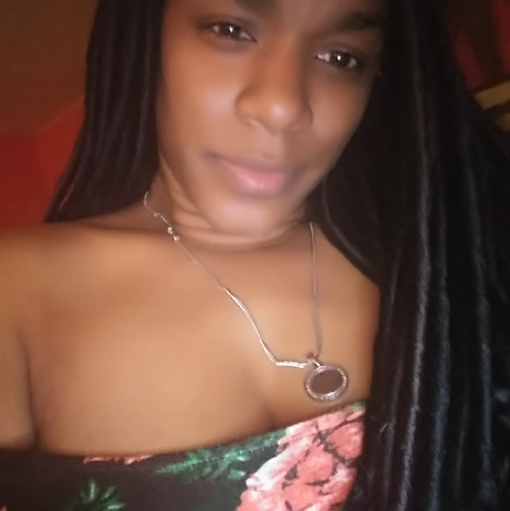 Meet your Posher, Abina